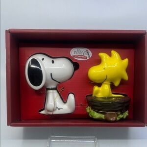 Peanuts Snoopy and Woodstock Ceramic Salt And Pepper Shaker.